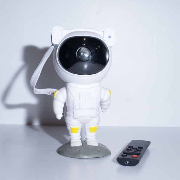 Проэктор Космонавт звездное небо с пультом дистанционного управления фото